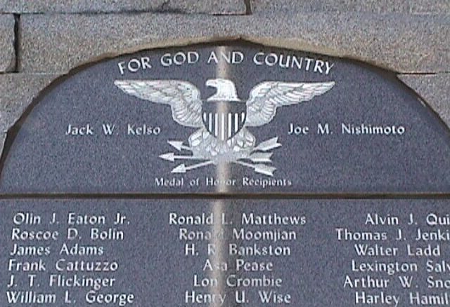 A close up picture of the memorial